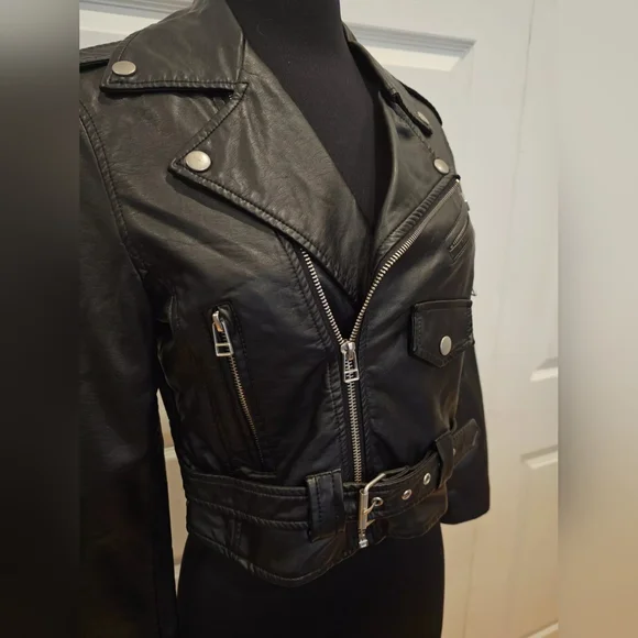 Hot Topic punk Goth Faux Leather Motorcycle Black Cropped belted Jacket Coat S - Picture 2 of 8